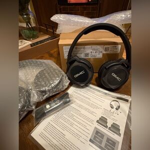 GMC Yukon & Denali Wireless Bluetooth Headphones (KT001 WH01) Set of 2